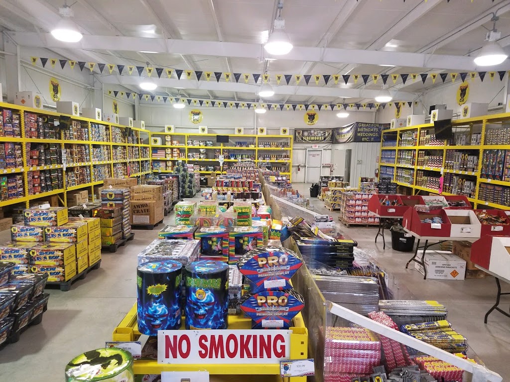 Fireworks World | 7475 US-82, Gainesville, TX 76240, USA | Phone: (940) 736-5938