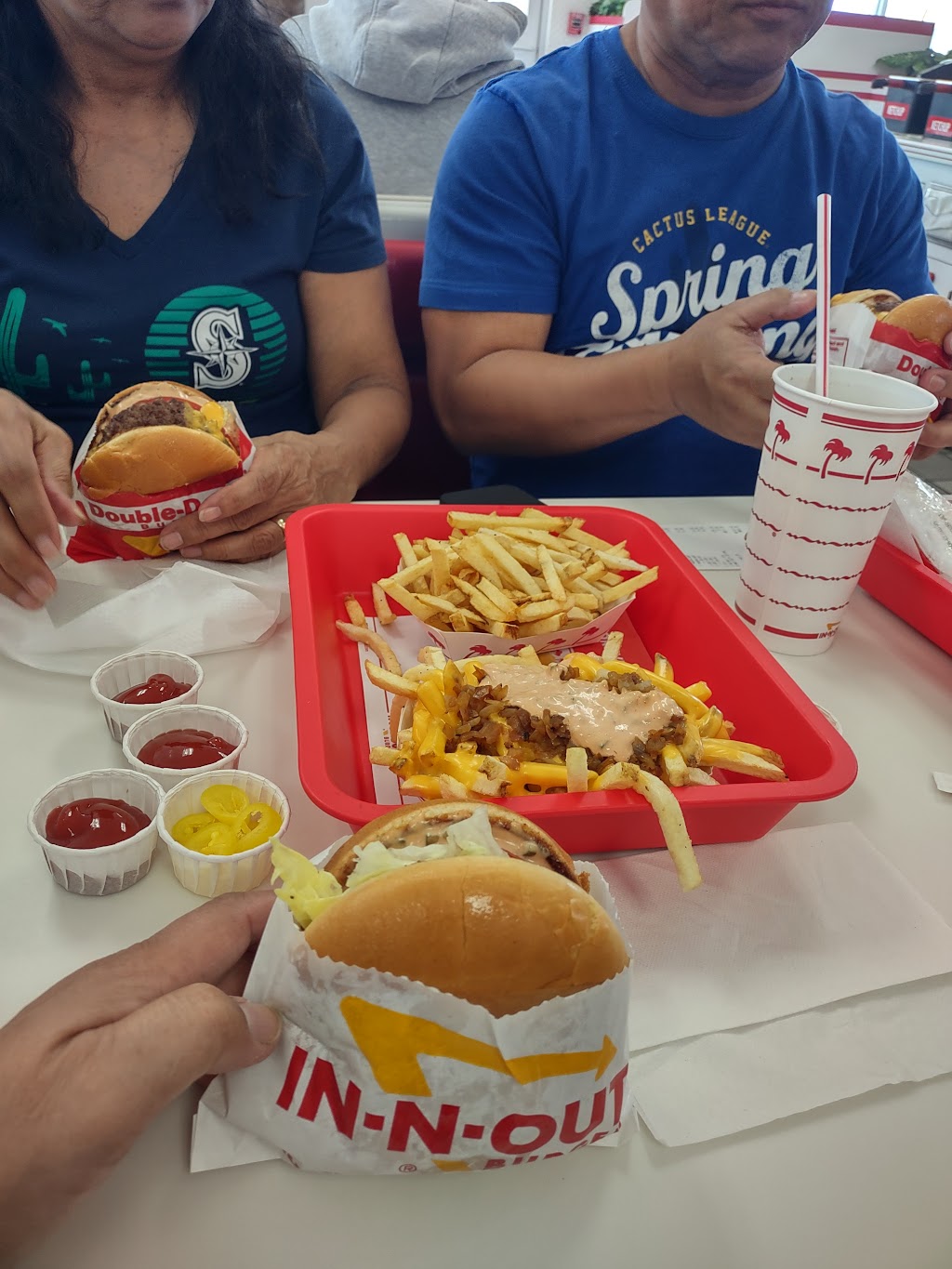 In-N-Out Burger | 8285 W Bell Rd, Peoria, AZ 85382, USA | Phone: (800) 786-1000