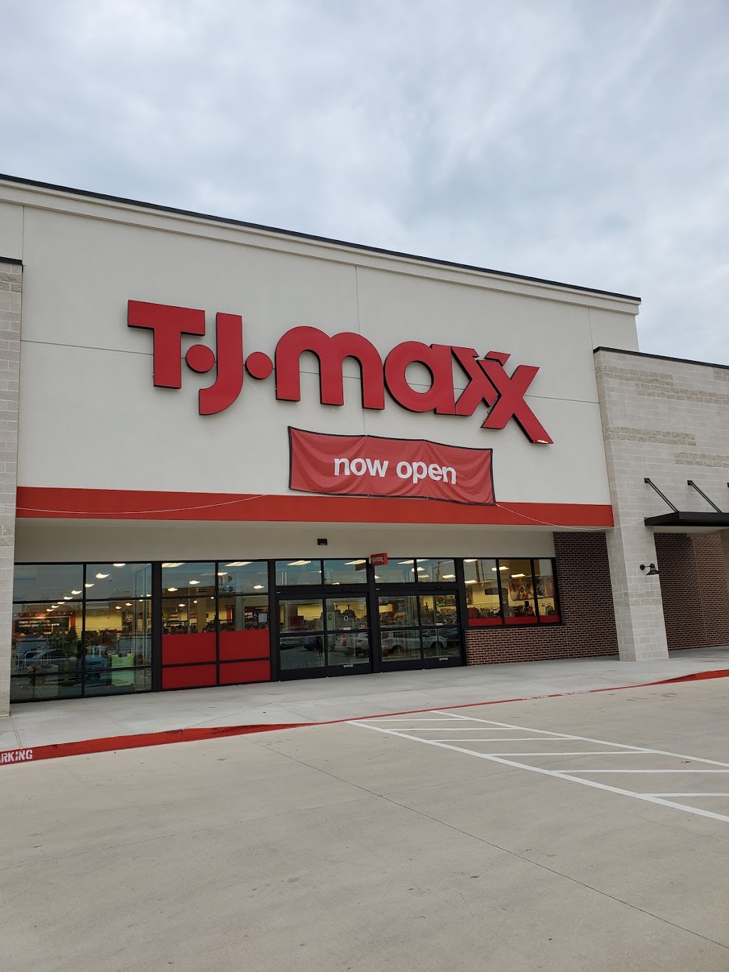 T.J. Maxx | 1685 E Broad St, Mansfield, TX 76063, USA | Phone: (817) 453-6118