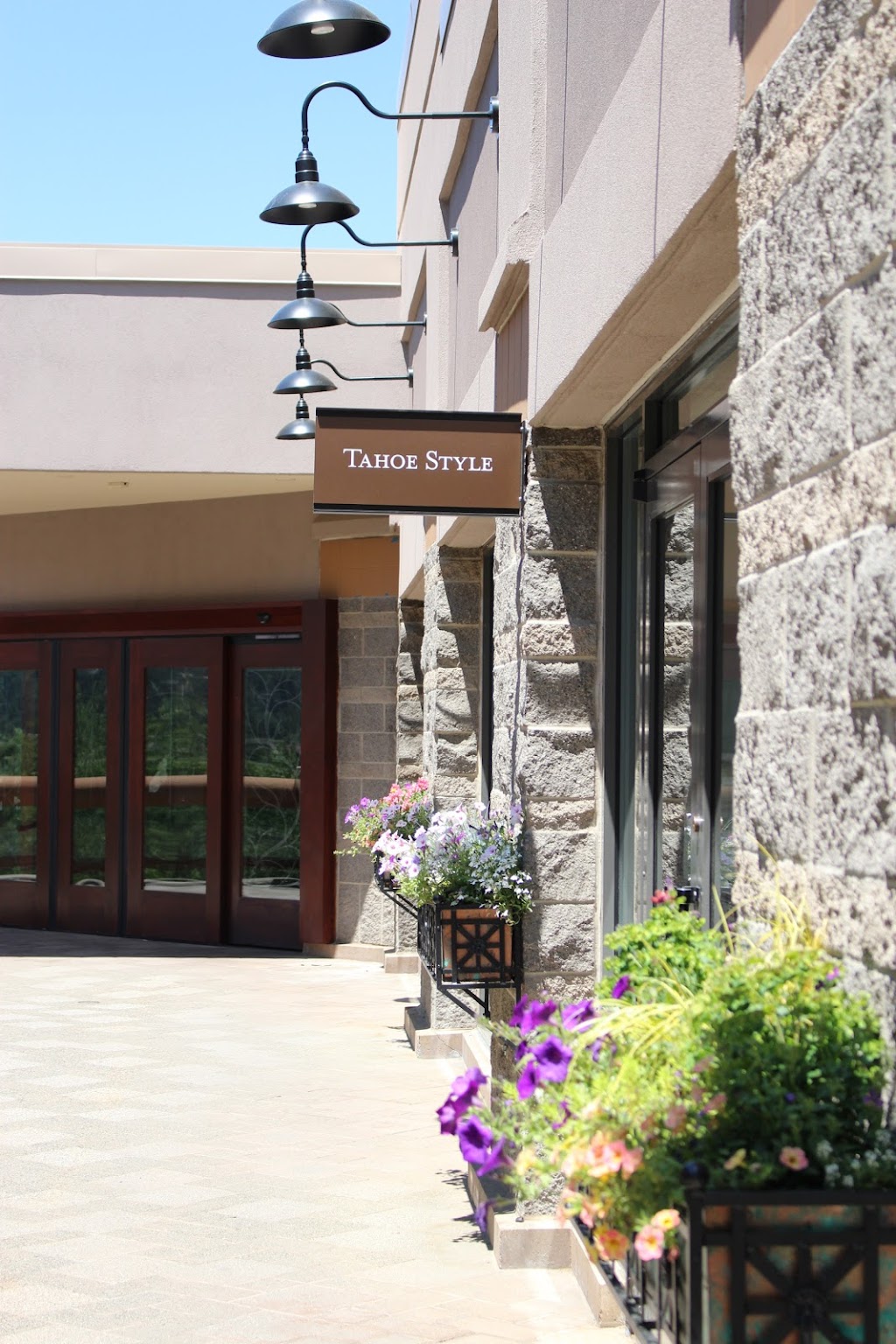 Tahoe Style | 400 Squaw Creek Rd, Olympic Valley, CA 96146, USA | Phone: (530) 583-1874