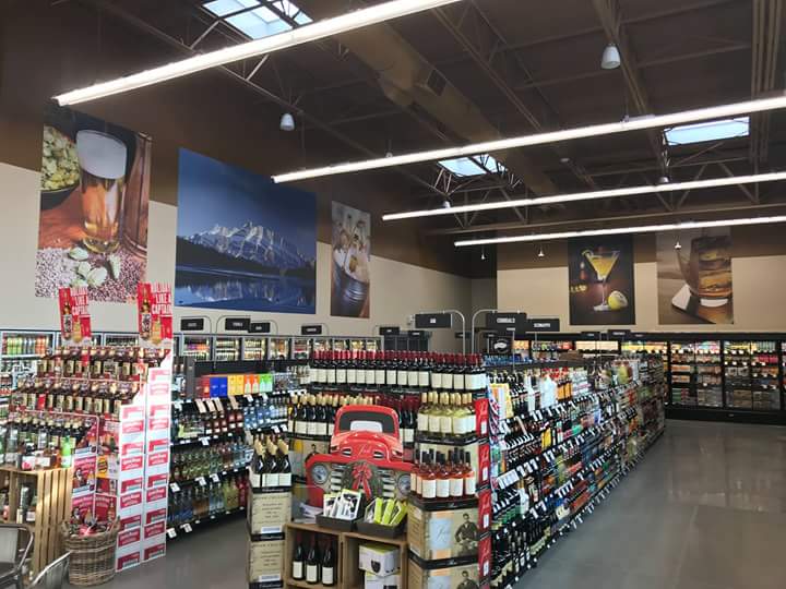 Hy-Vee Wine & Spirits | 1451 Adams St S, Shakopee, MN 55379, USA | Phone: (952) 403-1520