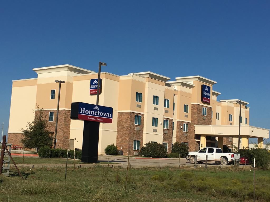 Hometown Executive Suites Bridgeport, TX | 2302 10th St, Bridgeport, TX 76426, USA | Phone: (940) 683-5777