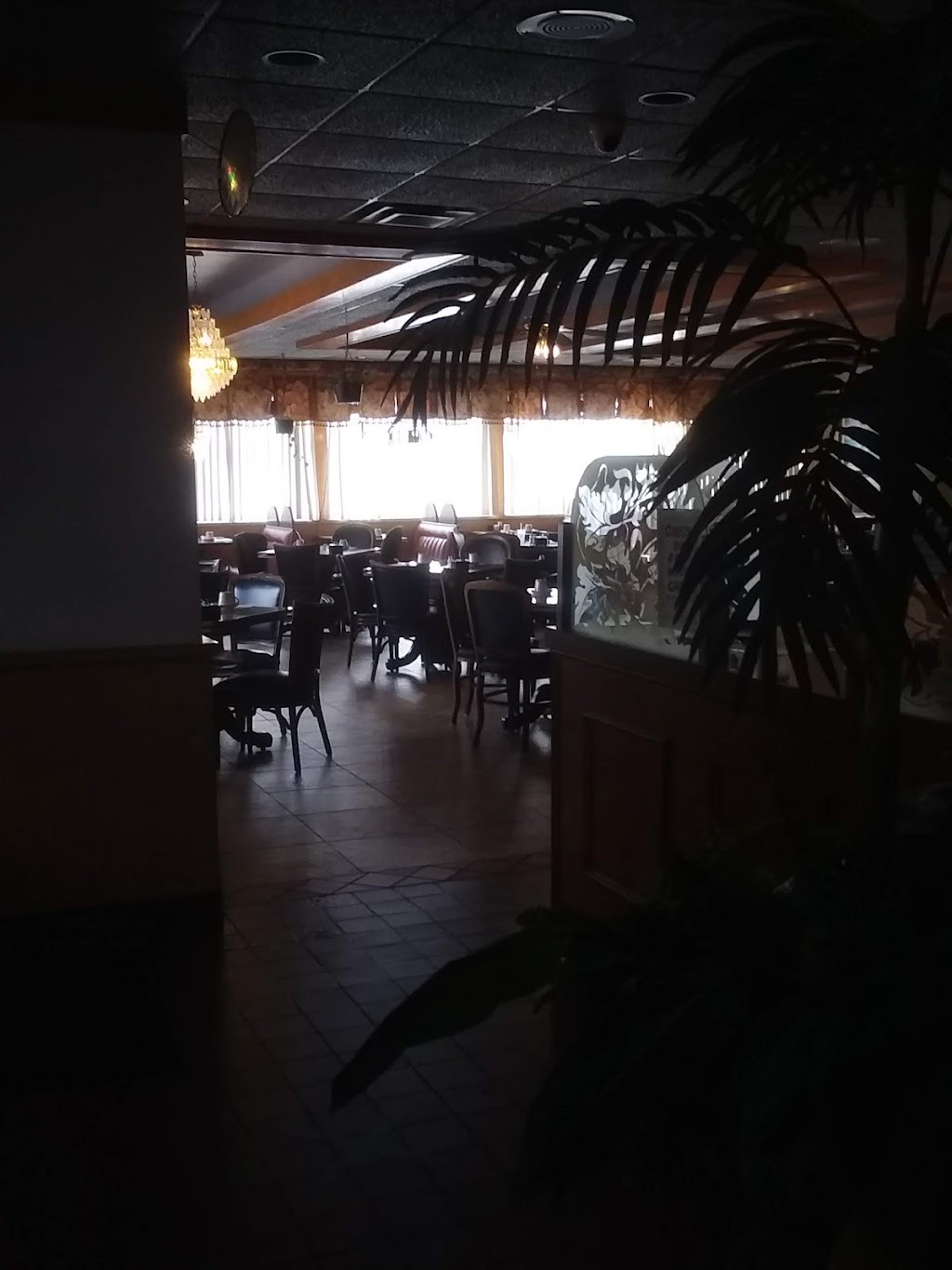 Renaissance Restaurant | 1033 E Tillman Rd, Fort Wayne, IN 46816, USA | Phone: (260) 447-5125