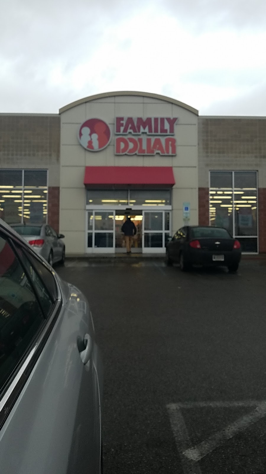 Family Dollar | 3522 E Raymond St, Indianapolis, IN 46203, USA | Phone: (317) 532-1406