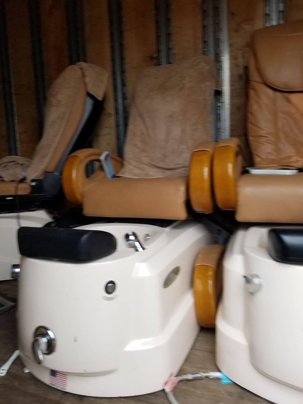 Syosset Trux Sales Inc | 1561 Stewart Ave, Westbury, NY 11590, USA | Phone: (516) 683-9110