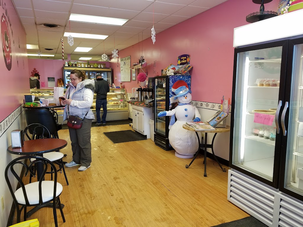 The Mad Batter Bakeshop | 17800 Chillicothe Rd, Bainbridge, OH 44023, USA | Phone: (440) 543-7978