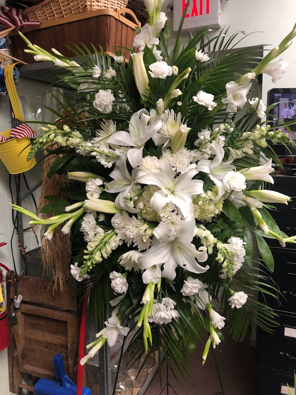 Old Town Flowers and Gifts | 79 Main St NW suite B, Lilburn, GA 30047, USA | Phone: (770) 921-4700