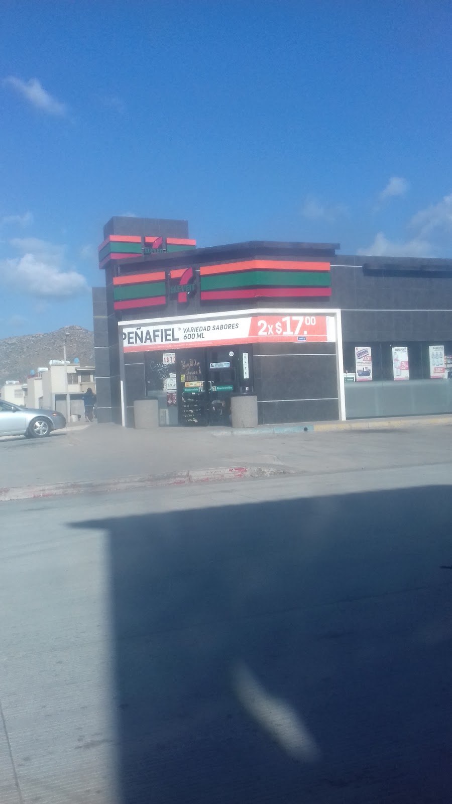 7 Eleven Valle San Pedro | Cto. Paseo del Valle 38483, Valle San Pedro, 22263 Tijuana, B.C., Mexico | Phone: 800 843 2690