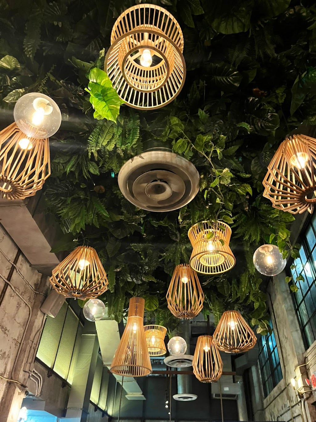 Vista Restaurant | 5020 NE 2nd Ave, Miami, FL 33137, USA | Phone: (305) 405-7547