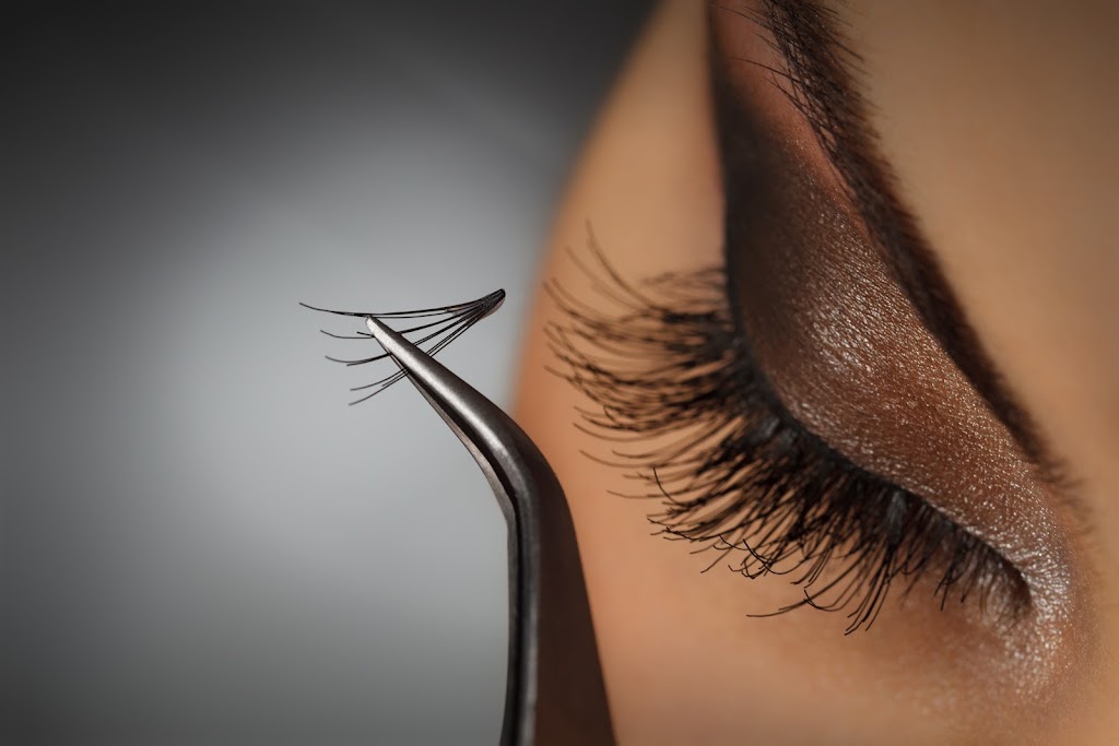 Lavish Threading | 3210 Sycamore School Rd, Fort Worth, TX 76133, USA | Phone: (682) 688-7917