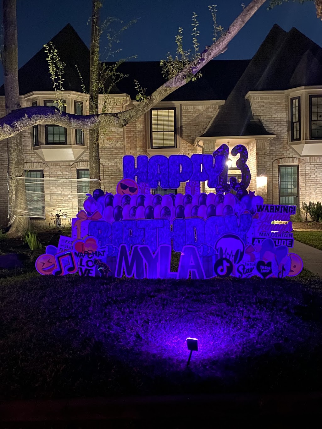 A1 Yard Cards and Customized Signs | 24411 Myrtle Creek Falls, Tomball, TX 77375, USA | Phone: (713) 614-3667