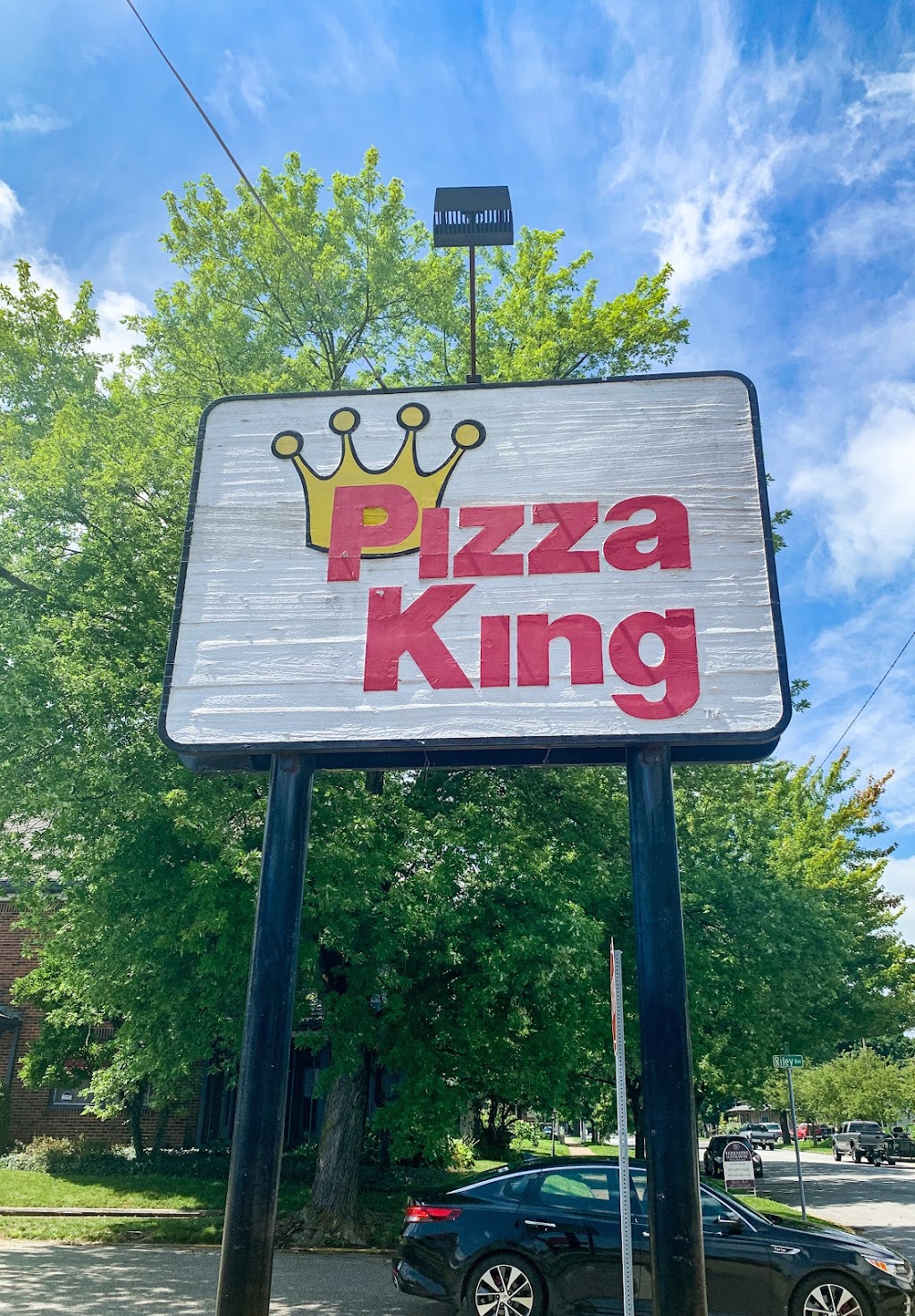 Pizza King | 237 W Main St, Greenfield, IN 46140, USA | Phone: (317) 462-3477