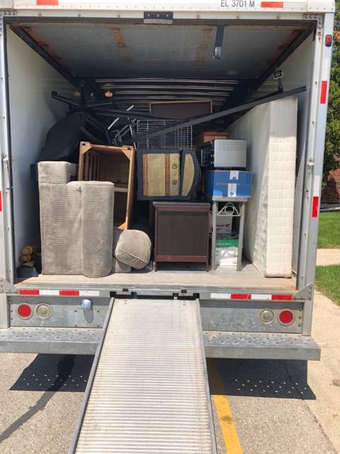 Metro Milwaukee Movers | 19000 W Lincoln Ave #3, New Berlin, WI 53146, USA | Phone: (262) 227-6452