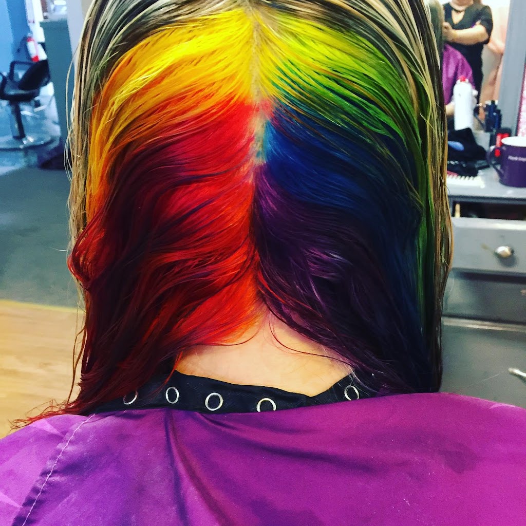Mane Attraction by Polly Marlin | 6501 Motor Ave SW, Lakewood, WA 98499 | Phone: (253) 359-6369