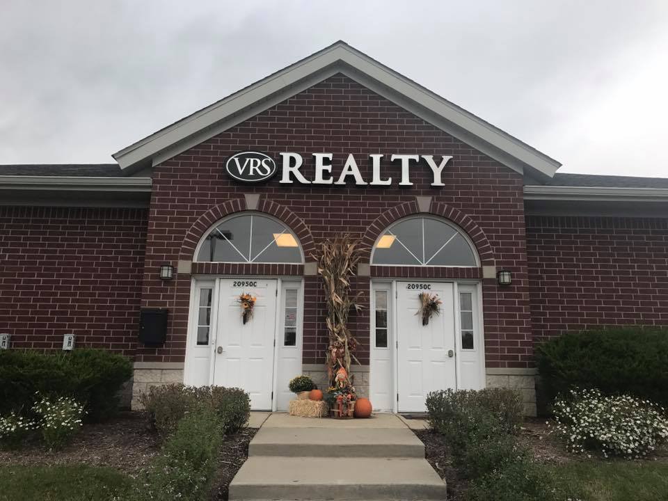 Roxanne Roosey - Village Realty | 20950 S Frankfort Square Rd, Frankfort, IL 60423, USA | Phone: (815) 540-1645