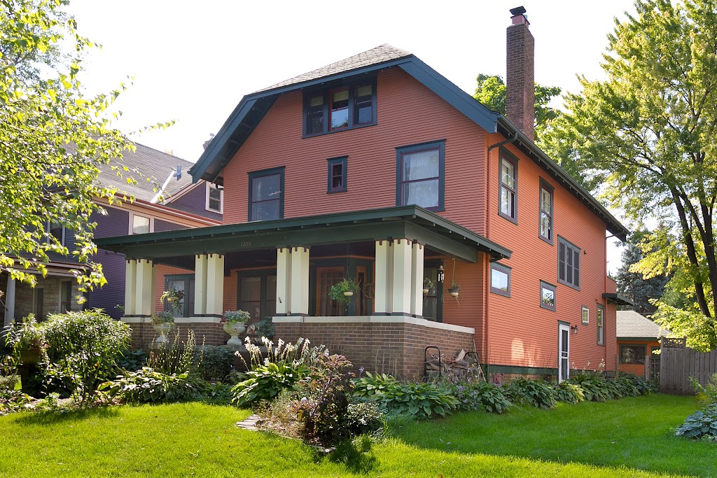 Como Lake B&B | 1205 W Como Blvd, St Paul, MN 55103, USA | Phone: (651) 402-7930