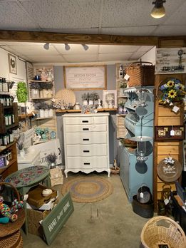 Vintage Vibe Home & Garden | 232 Centerville Turnpike N, Chesapeake, VA 23320, USA | Phone: (757) 469-8738