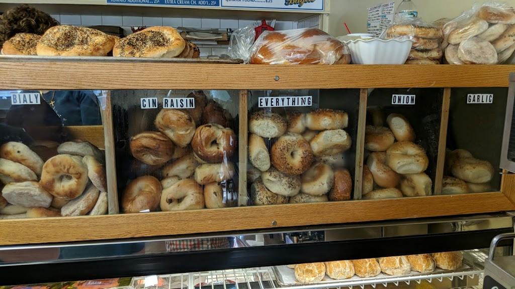 Yorktown Bagels & Bialys | 300 Gordons Corner Rd, Manalapan Township, NJ 07726, USA | Phone: (732) 972-2299