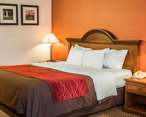 Quality Inn | 15860 St Clair Ave, East Liverpool, OH 43920, USA | Phone: (330) 386-3800