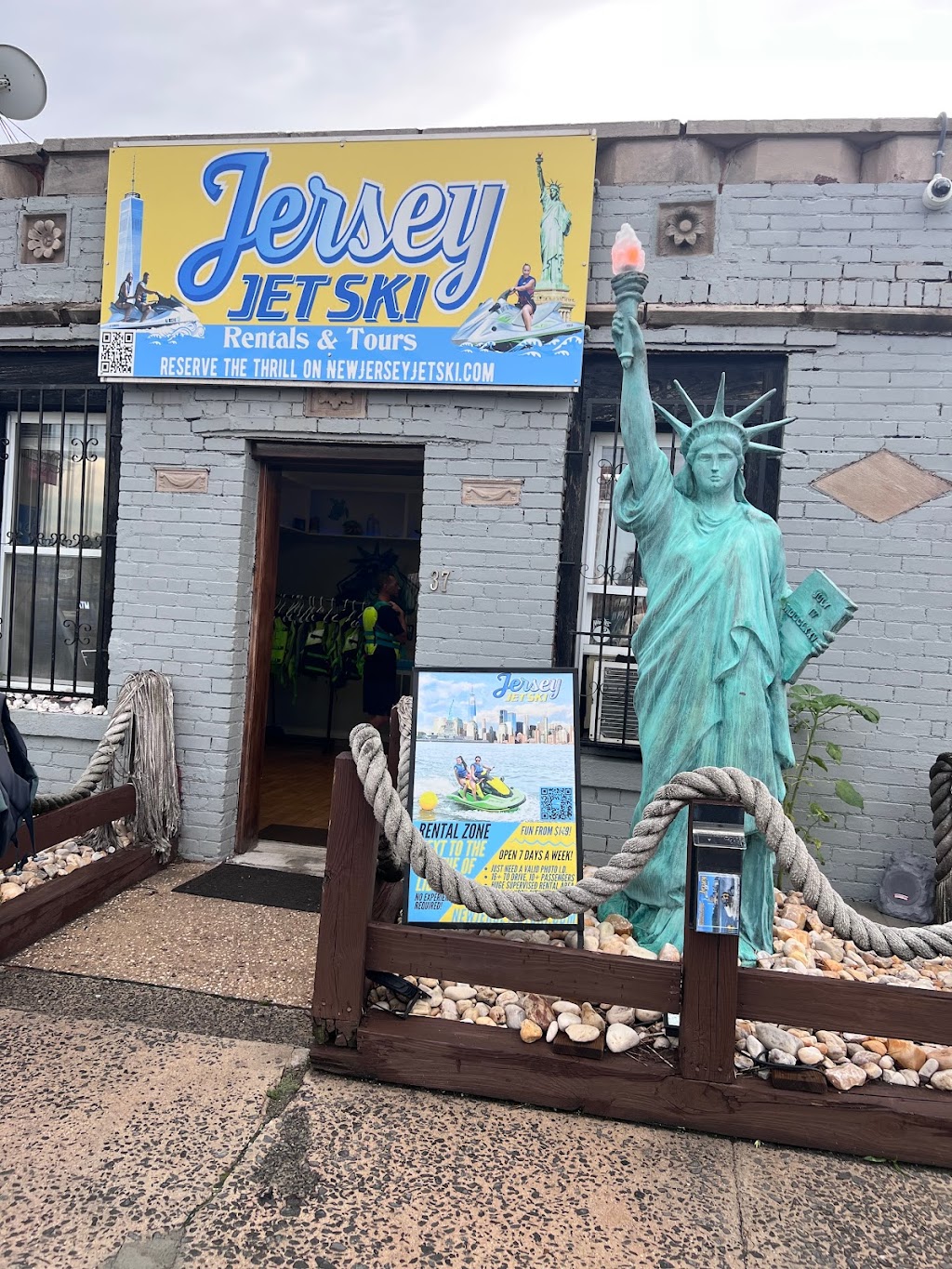 Jersey Jet Ski (Jersey City) | 37 Marin Blvd, Jersey City, NJ 07302, USA | Phone: (732) 201-8266