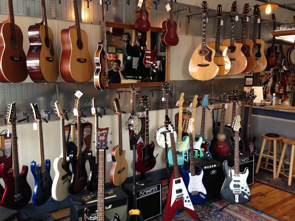 Collar City Guitars | 199 4th St, Troy, NY 12180, USA | Phone: (518) 833-6699