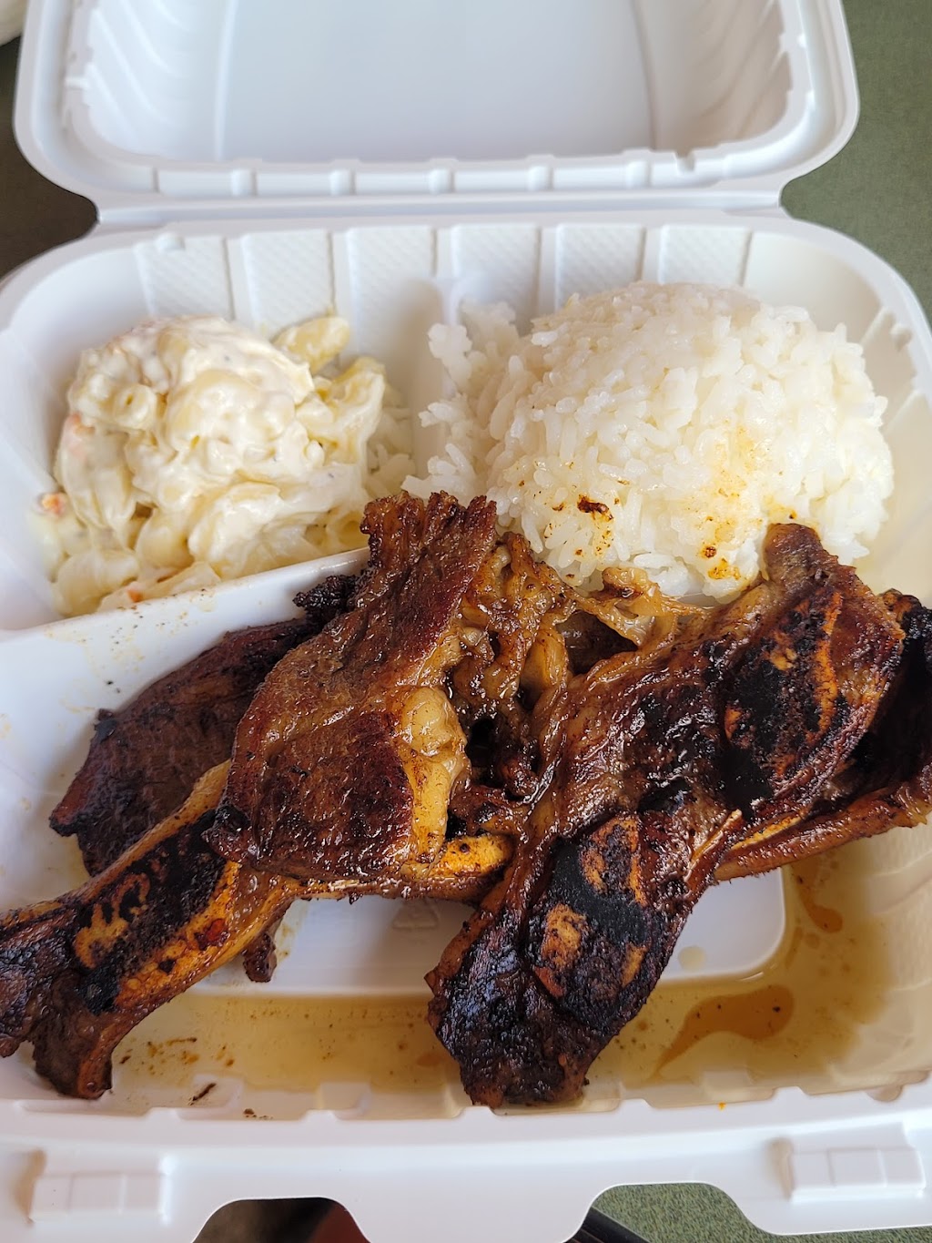 Kens In Plus Out Plate Lunch | 41-1537 Kalanianaʻole Hwy, Waimanalo, HI 96795 | Phone: (808) 259-8900