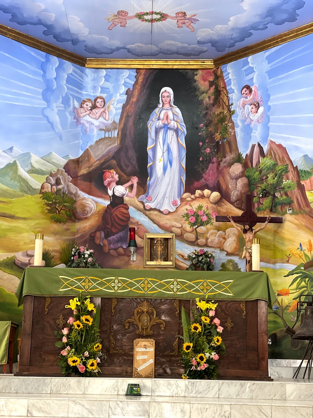 Parroquia de Nuestra Señora de Lourdes | Valentin, Presa Álvaro Obregón y o Avenida V. Gómez Farias 10, Presa Rodriguez, 22124 Tijuana, B.C., Mexico | Phone: 664 902 3628