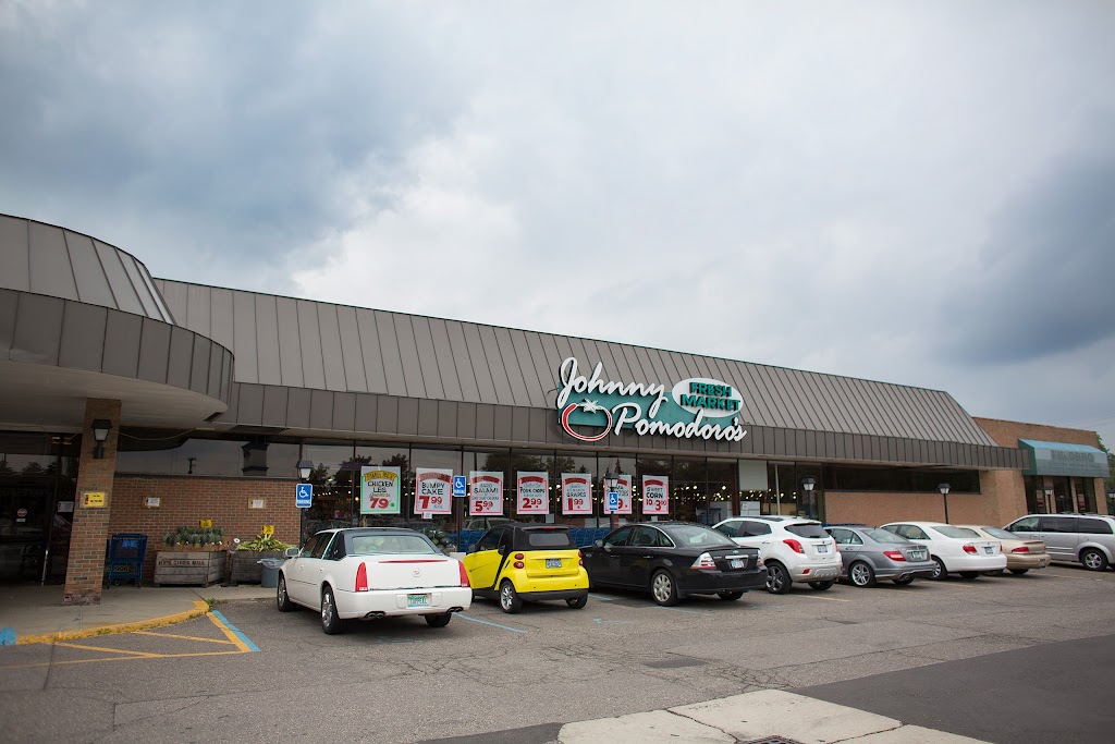 Johnny Pomodoros Fresh Market | 32906 Middlebelt Rd, Farmington Hills, MI 48334, USA | Phone: (248) 855-0007