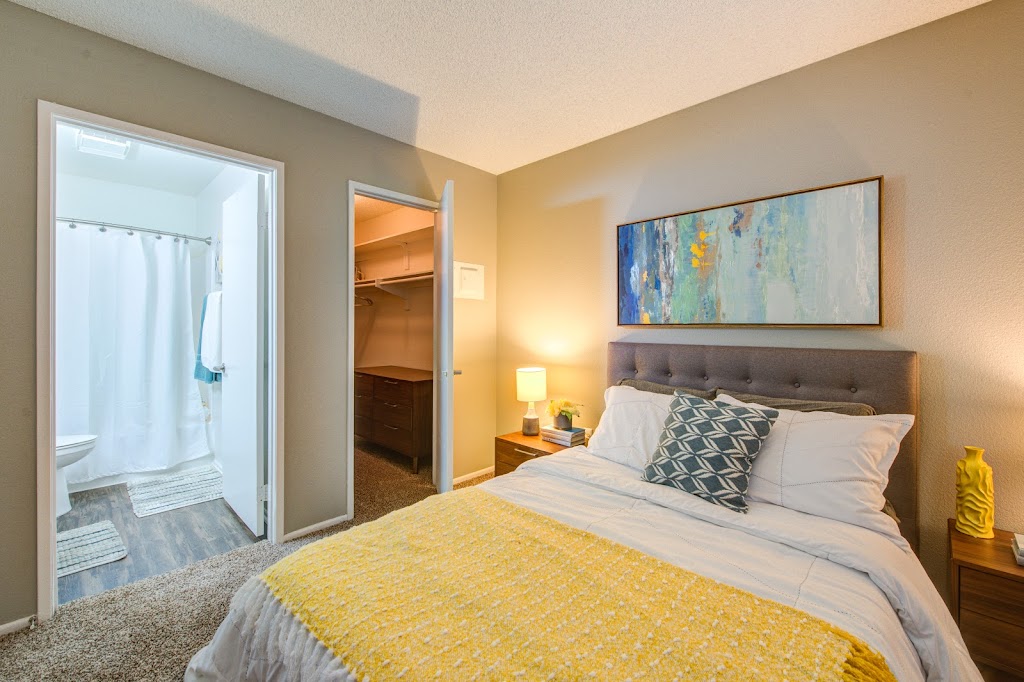 Zen Diamond Apartments, An Active Senior Community | 1000 S Gilbert St, Hemet, CA 92543, USA | Phone: (888) 421-8549