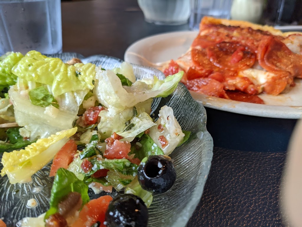 Buffalo Grove - Lou Malnatis Pizzeria | 85 S Buffalo Grove Rd, Buffalo Grove, IL 60089, USA | Phone: (847) 215-7100