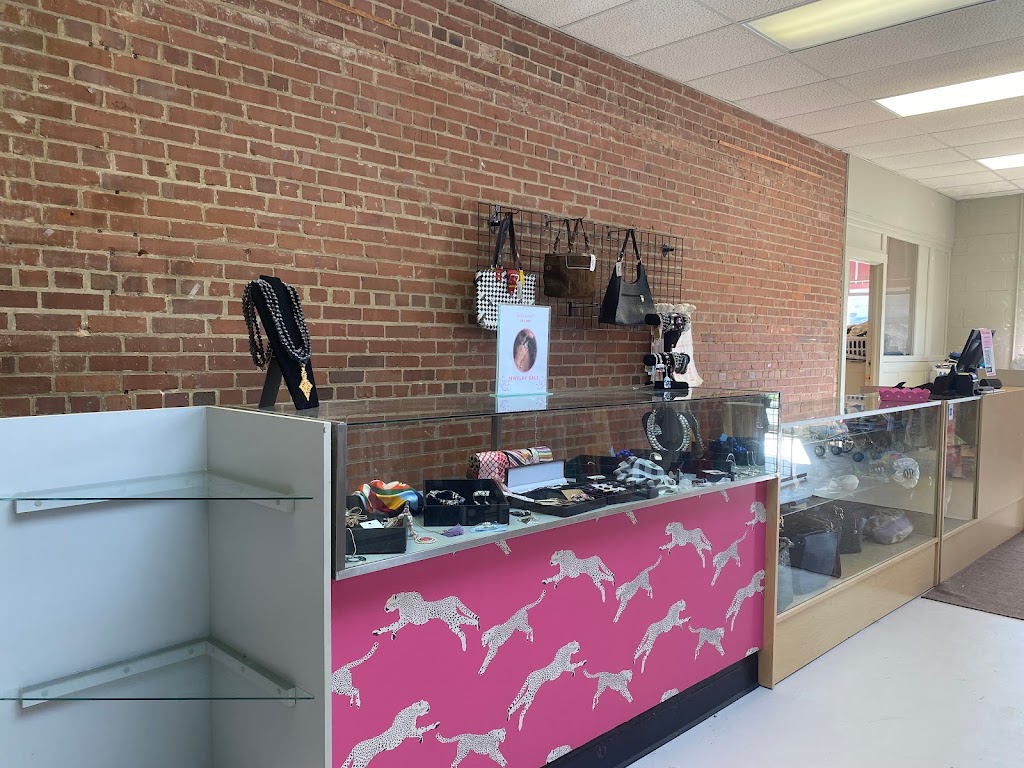 Fabulous Finds | 152 N Steele St, Sanford, NC 27330, USA | Phone: (919) 777-9048