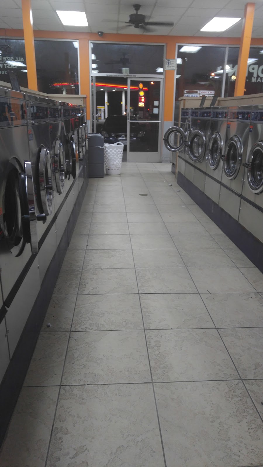 Cavaliers Wash-N-Dry | 2590 S Maple Ave, Fresno, CA 93725, USA | Phone: (559) 442-1252