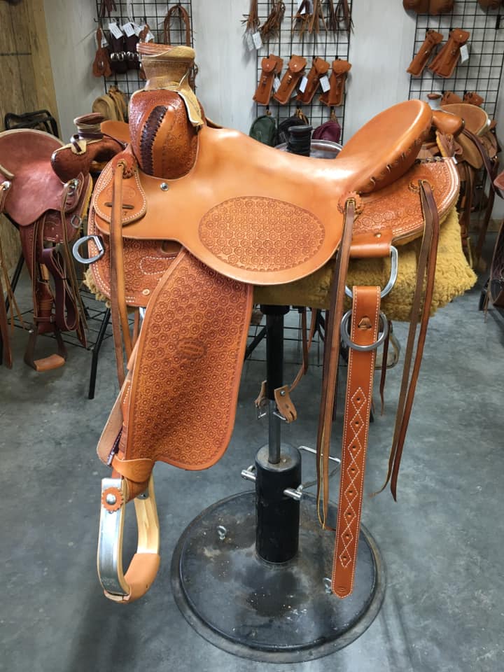 DW Dixon Saddles | 430900 E 200 Rd, Vinita, OK 74301, USA | Phone: (918) 323-4400