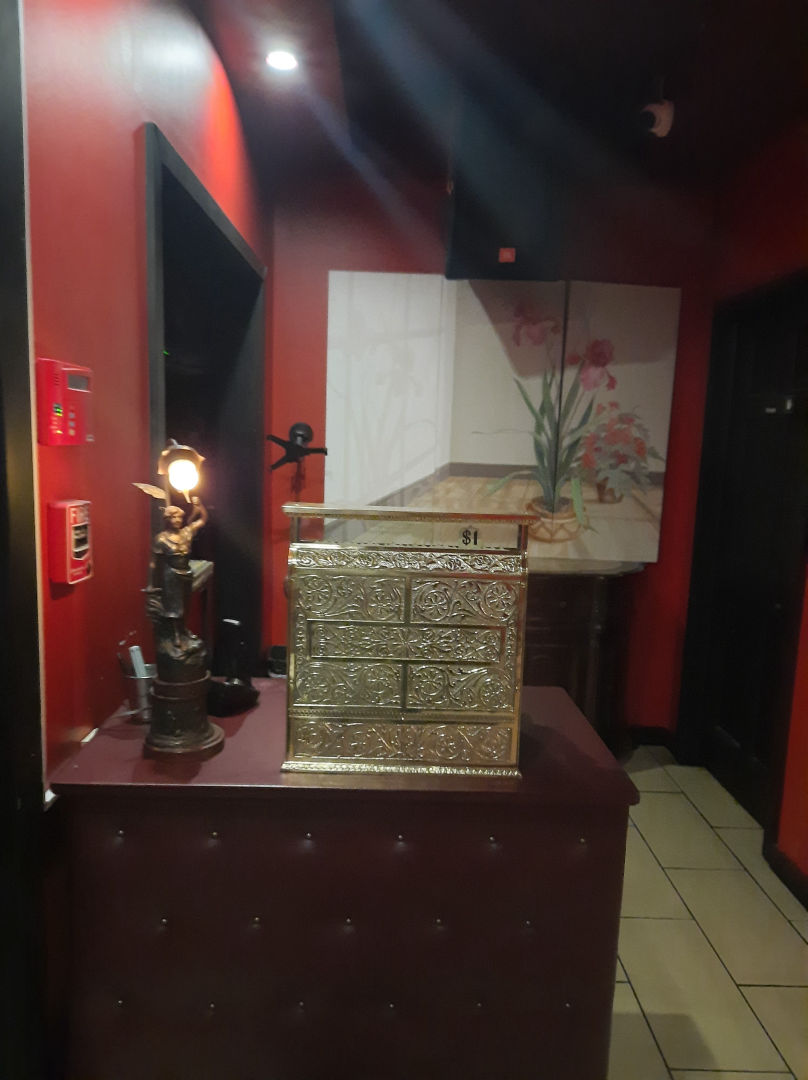 The Red Envelope | 1165 Central Ave, Albany, NY 12205 | Phone: (518) 459-2637