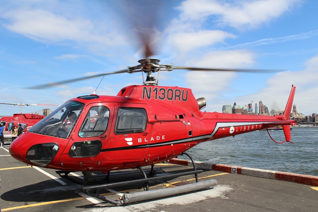 Manhattan Helicopters | 6 East River Greenway, Bikeway, NY 10004, USA | Phone: (212) 845-9822