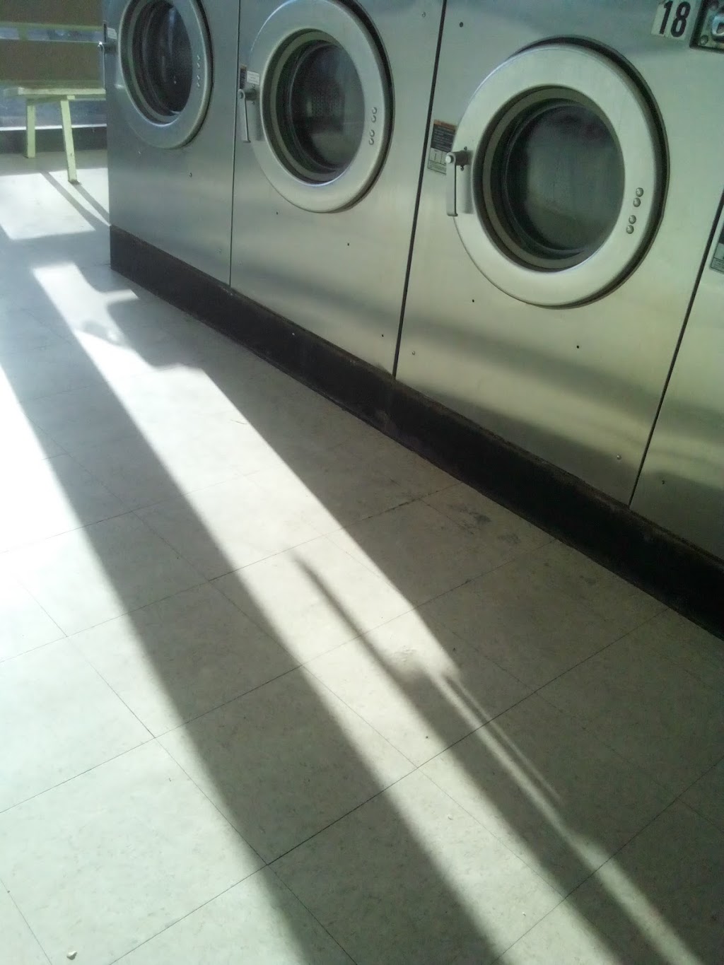 Surfside Laundromat | 1118 S Coast Hwy, Oceanside, CA 92054, USA | Phone: (760) 231-5281