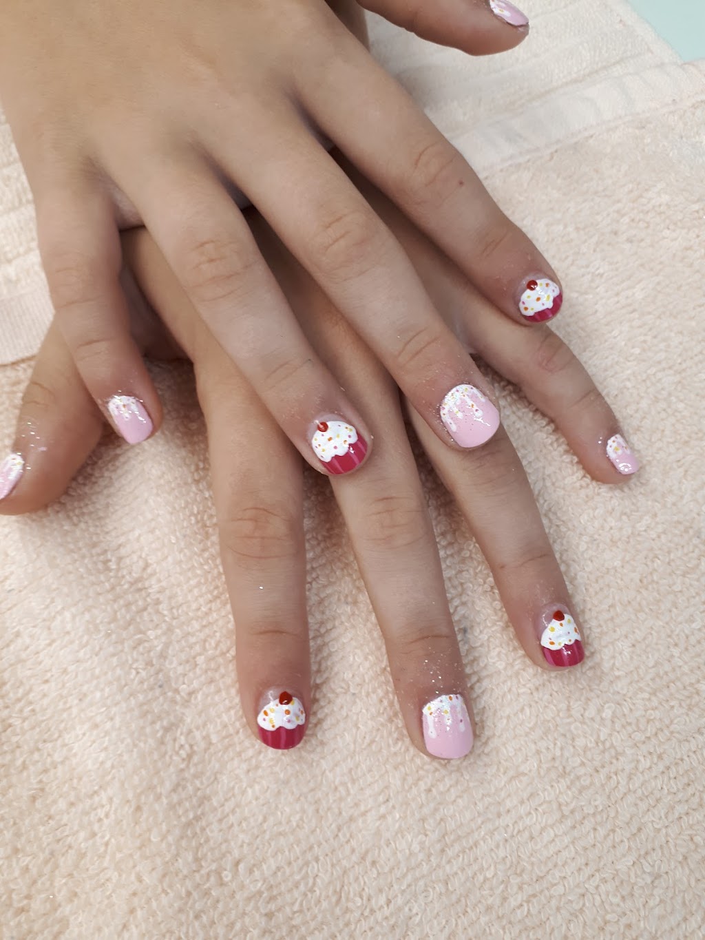 Hourglass Hair and Nail Salon | 26 Centre St, Essex, ON N8M 1N9, Canada | Phone: (519) 776-8385