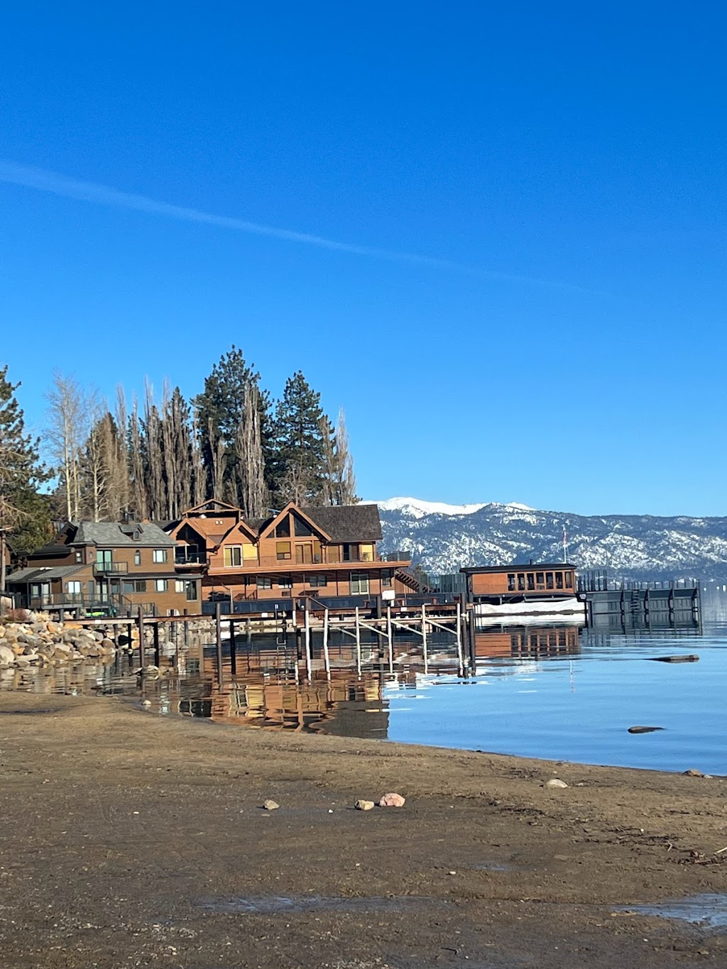 Tahoe Vista Inn & Marina | 7220 N Lake Blvd, Tahoe Vista, CA 96148, USA | Phone: (530) 546-7662