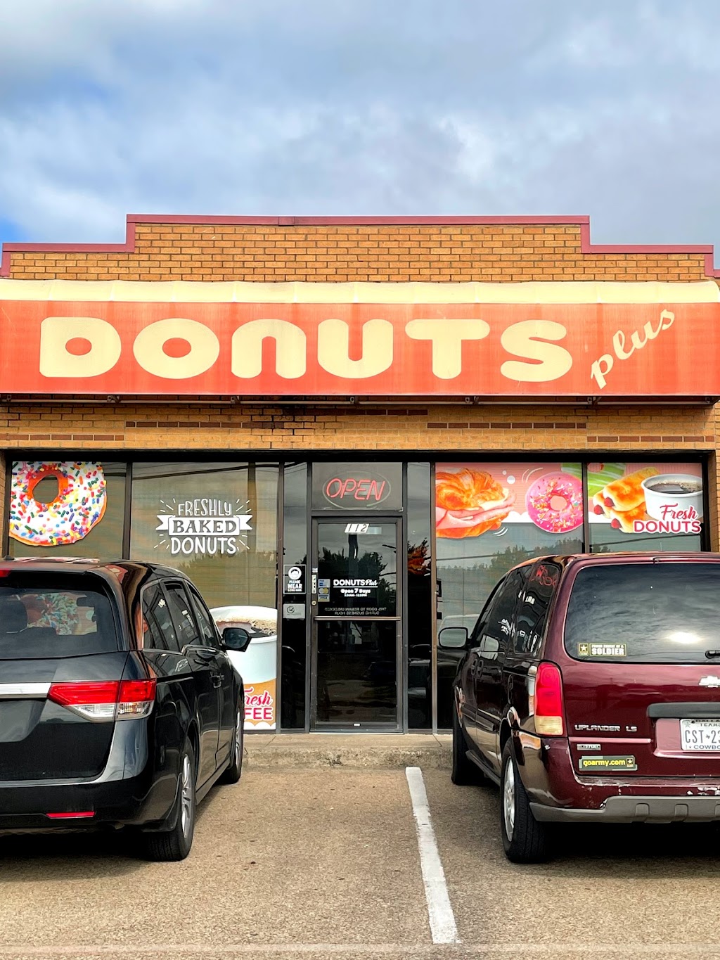 Donuts Plus | 1433 S Beltline Rd # 112, Mesquite, TX 75149, USA | Phone: (972) 288-2527