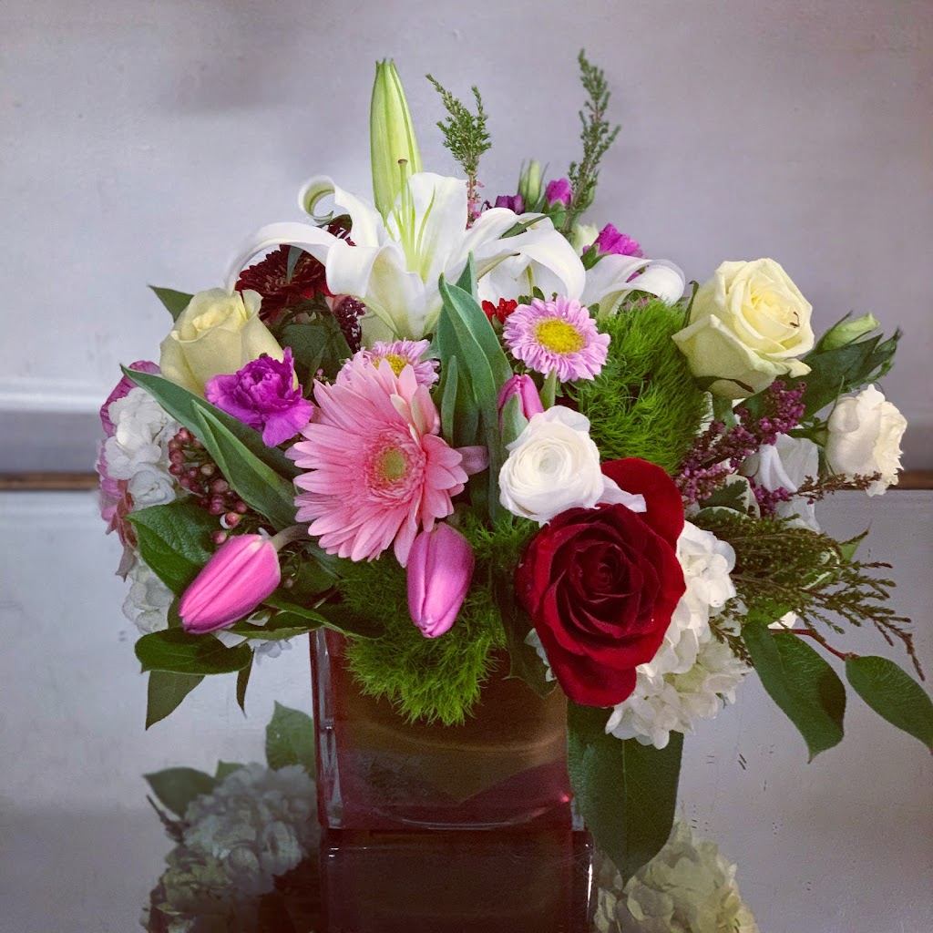 Cohasset Florist: Paul Douglas Floral Designs | 130 King St, Cohasset, MA 02025, USA | Phone: (781) 383-2700