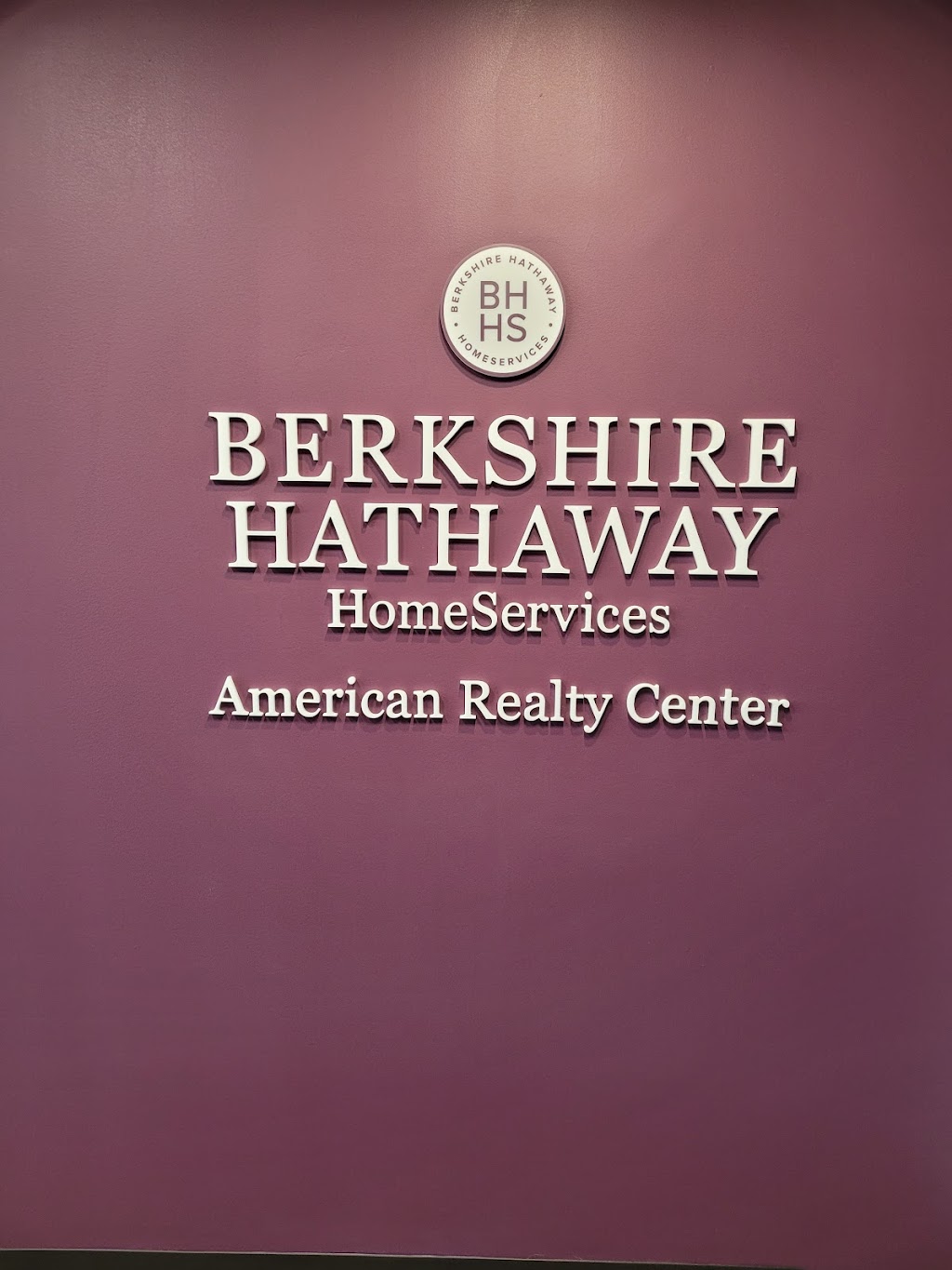 Berkshire Hathaway HomeServices American Realty Center | 355 E Campus View Blvd, Columbus, OH 43235, USA | Phone: (614) 548-0500