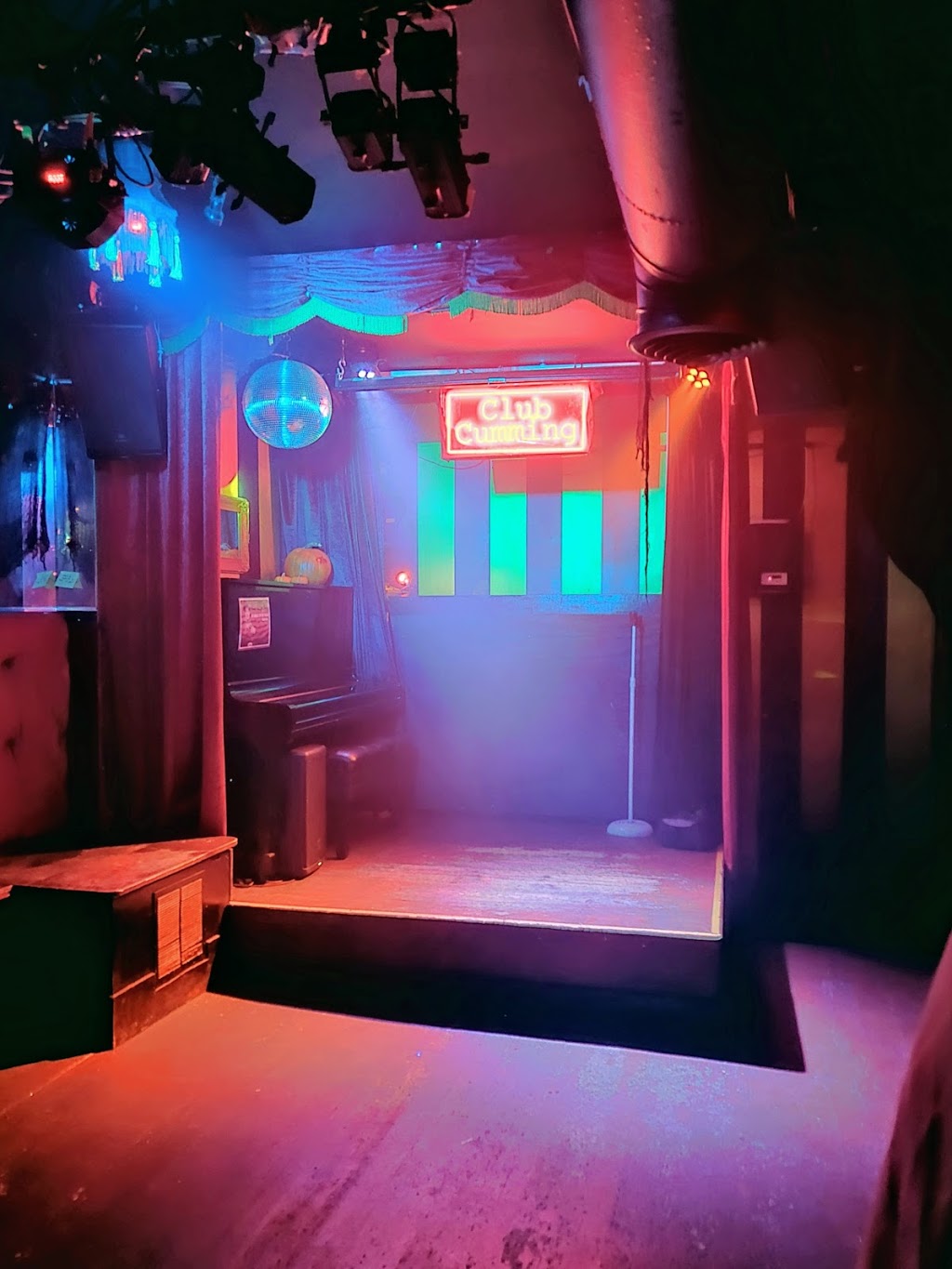 Club Cumming | 505 E 6th St, New York, NY 10009, USA | Phone: (917) 265-8006