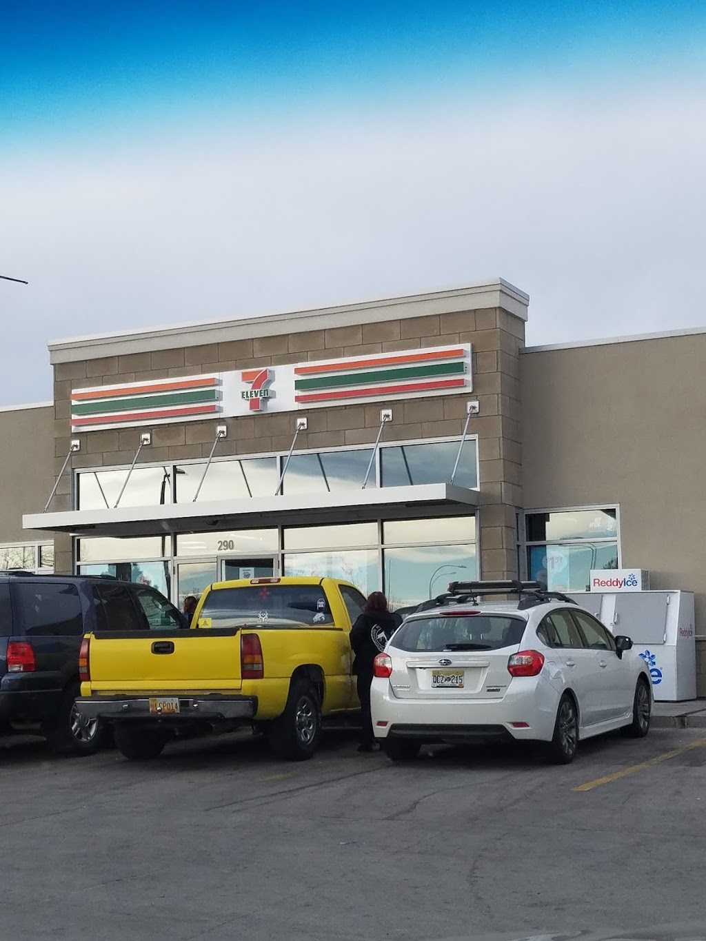 7-Eleven | 290 S Pierce St, Lakewood, CO 80226, USA | Phone: (303) 274-7550