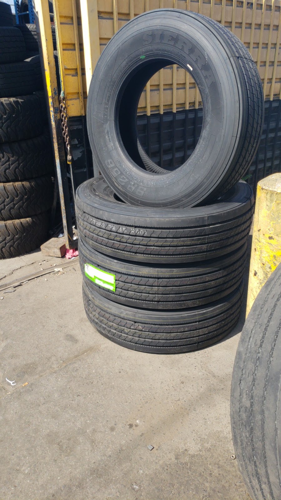 Cuñados tires | 6441 Stanford Ave, Los Angeles, CA 90001, USA | Phone: (323) 812-0139