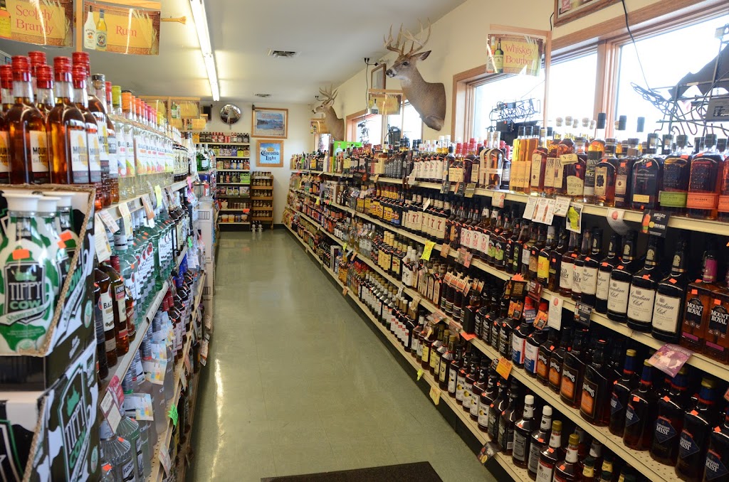 B & S Liquor | 696 S Grand Ave, 696 Grand Ave, Hartford, WI 53027, USA | Phone: (262) 673-5280