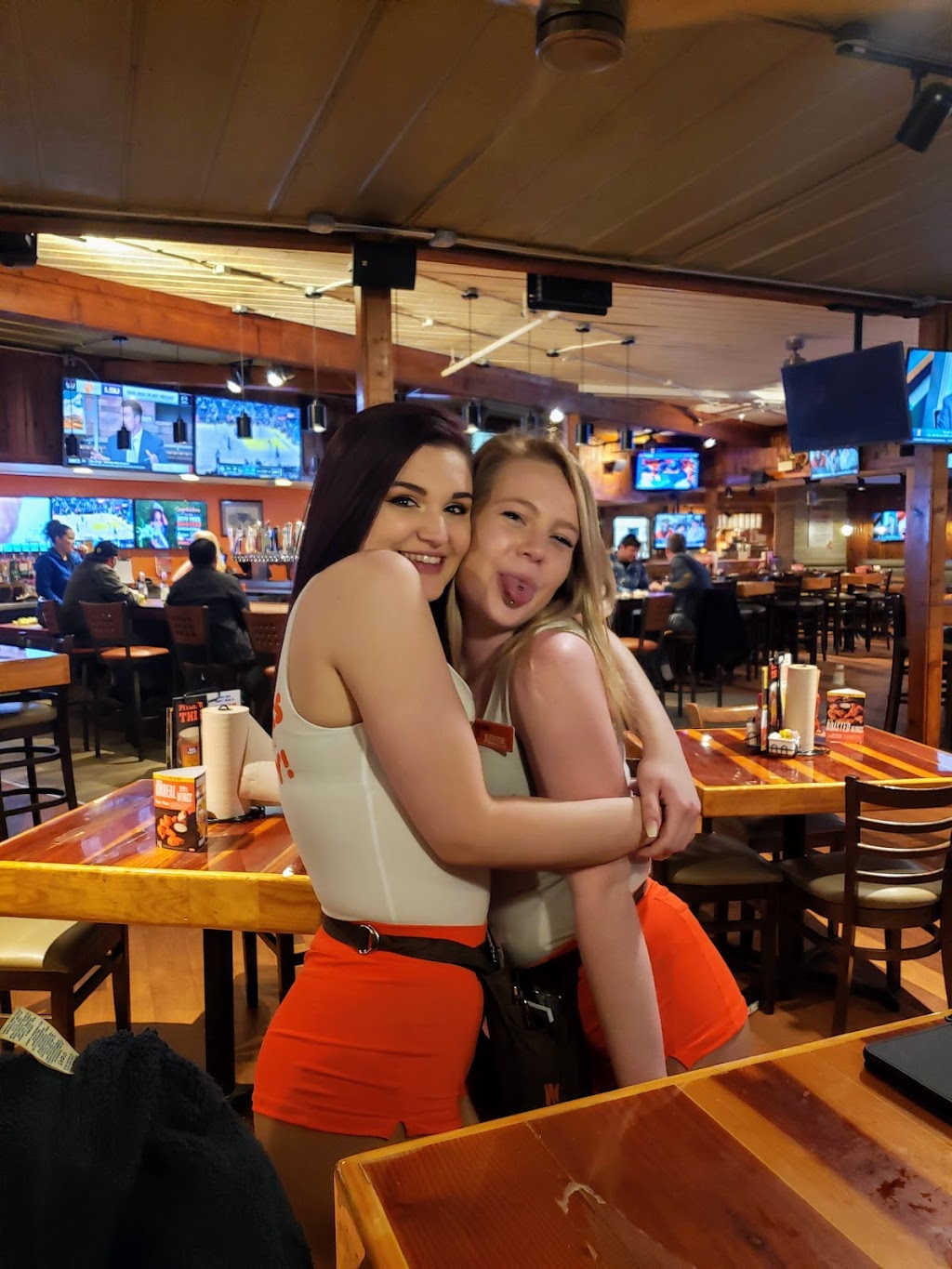 Hooters | 12185 Springfield Pike, Springdale, OH 45246 | Phone: (513) 671-2772