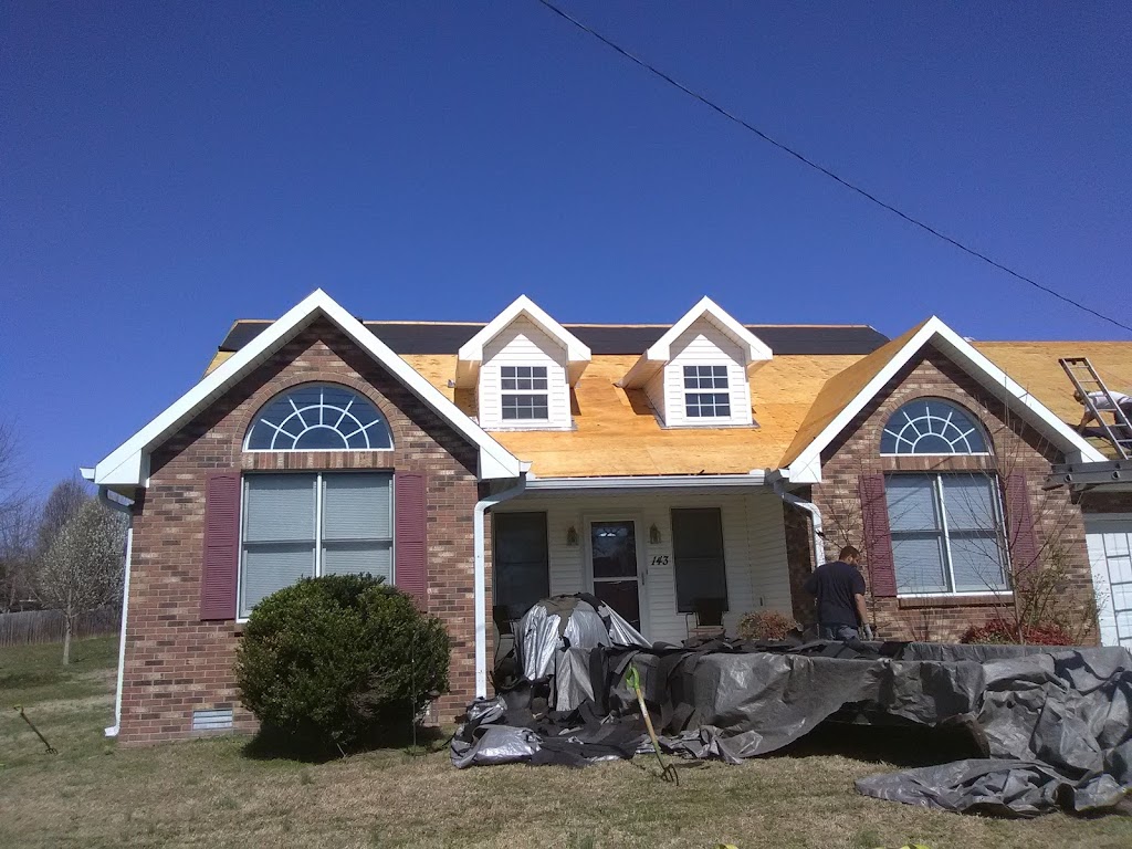 Action Roofing | 1231 Dunbar Cave Rd, Clarksville, TN 37043, USA | Phone: (931) 645-4784