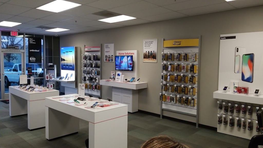 Verizon Authorized Retailer - Russell Cellular | 902 Sierra St, Kingsburg, CA 93631, USA | Phone: (559) 897-1600