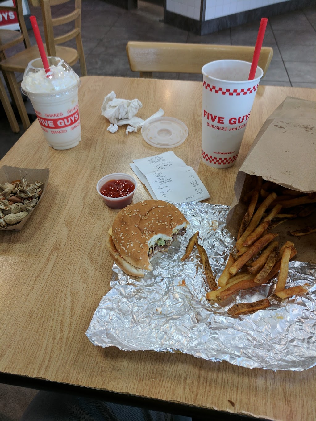 Five Guys | 233 Main St, Madison, NJ 07940, USA | Phone: (973) 845-4295