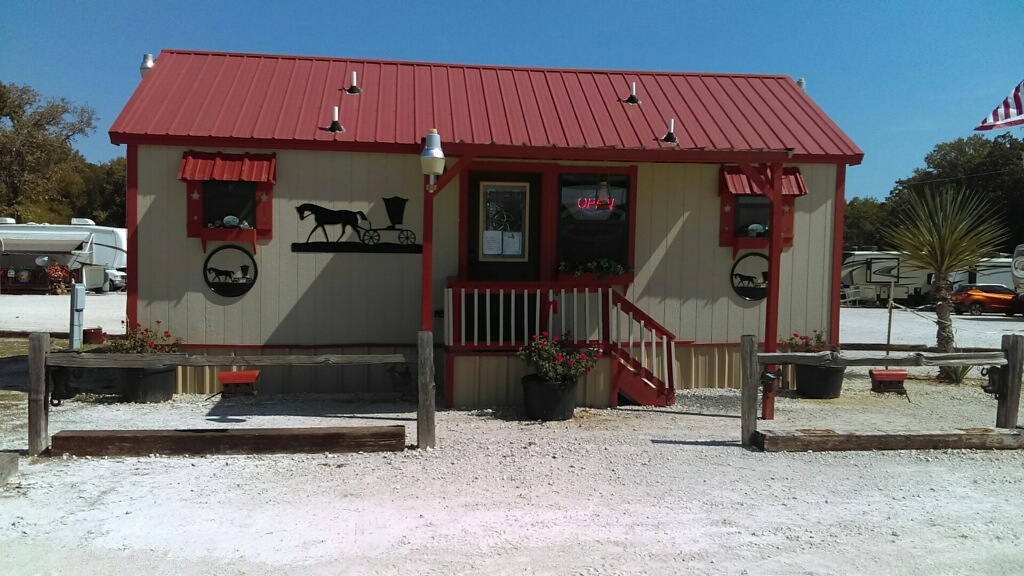 Wagon Yard | 8901 south, TX-171, Grandview, TX 76050, USA | Phone: (512) 755-3740